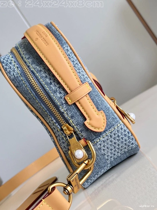 WIS VUITTON LOUIS Messenger-24*24*8CM Chess 1229